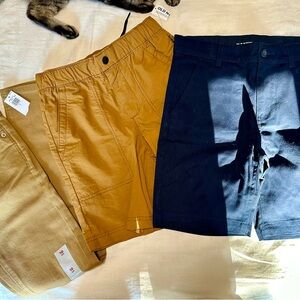 Old Navy Boy’s pants, two shorts Size Medium